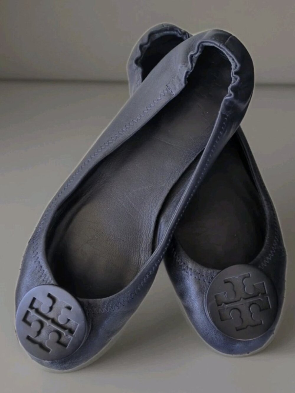 Tory Burch Size 8M Minnie Travel Ballet Flats Black Leather Slip-On Minimalist